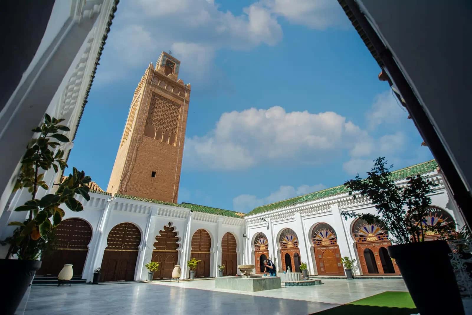 Tilimsen Ulu Camii'nin minaresi ve cephesi