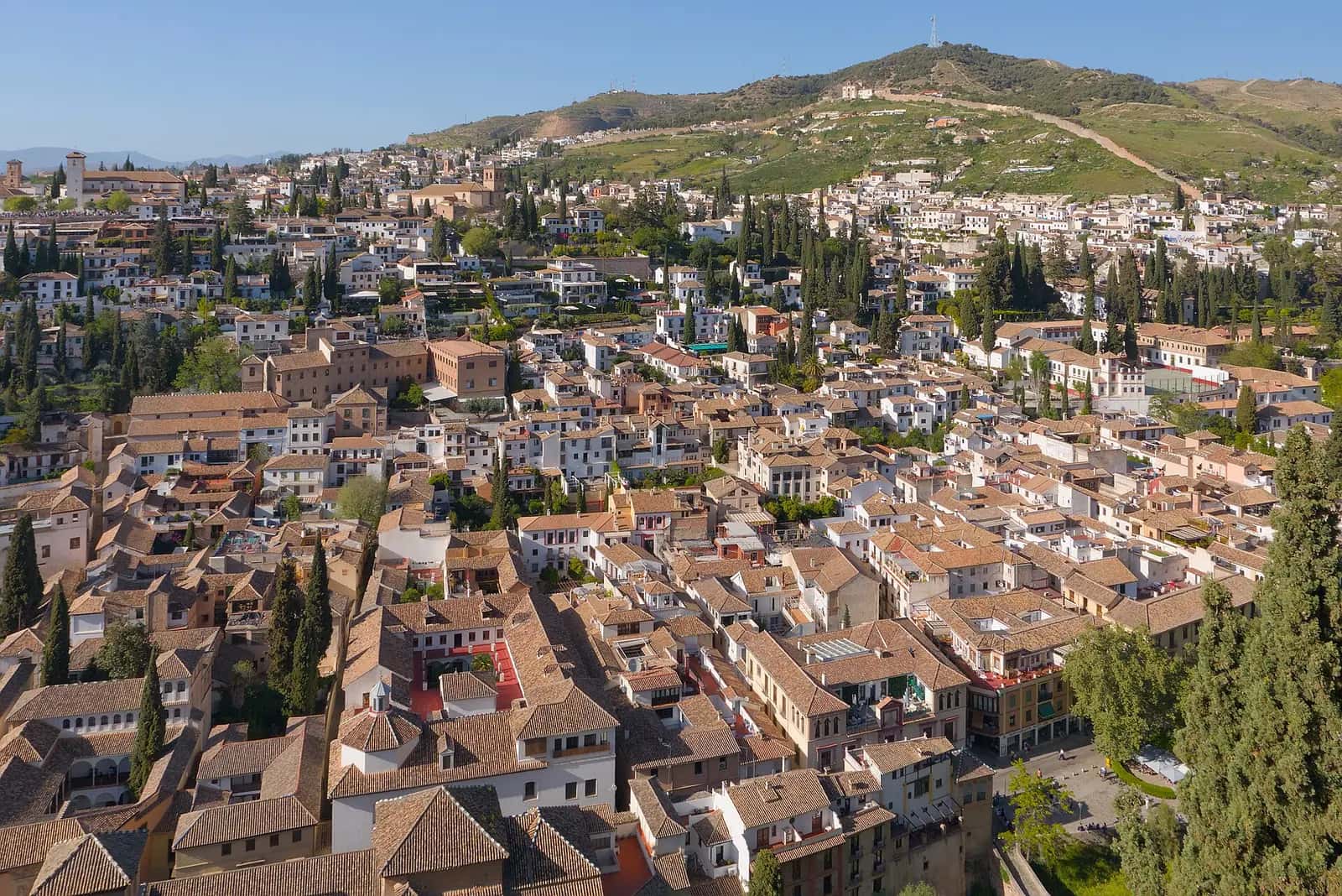 Elhamra'dan Granada şehrine ve Albaicín mahallesine bakış