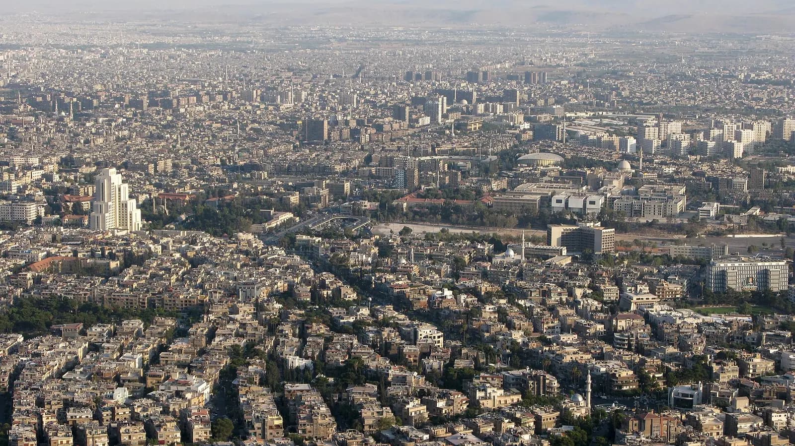 Kāsiyûn Dağı'ndan Şam şehrinin geniş panoramik görünümü