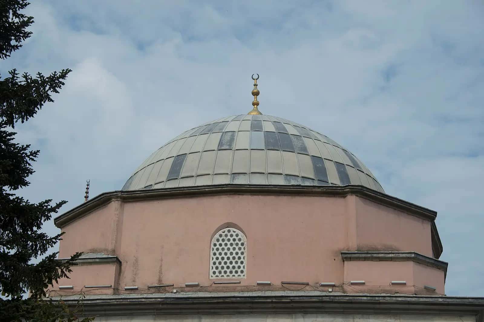 Bursa'daki Yeşil Cami'nin uzaktan görünümü.