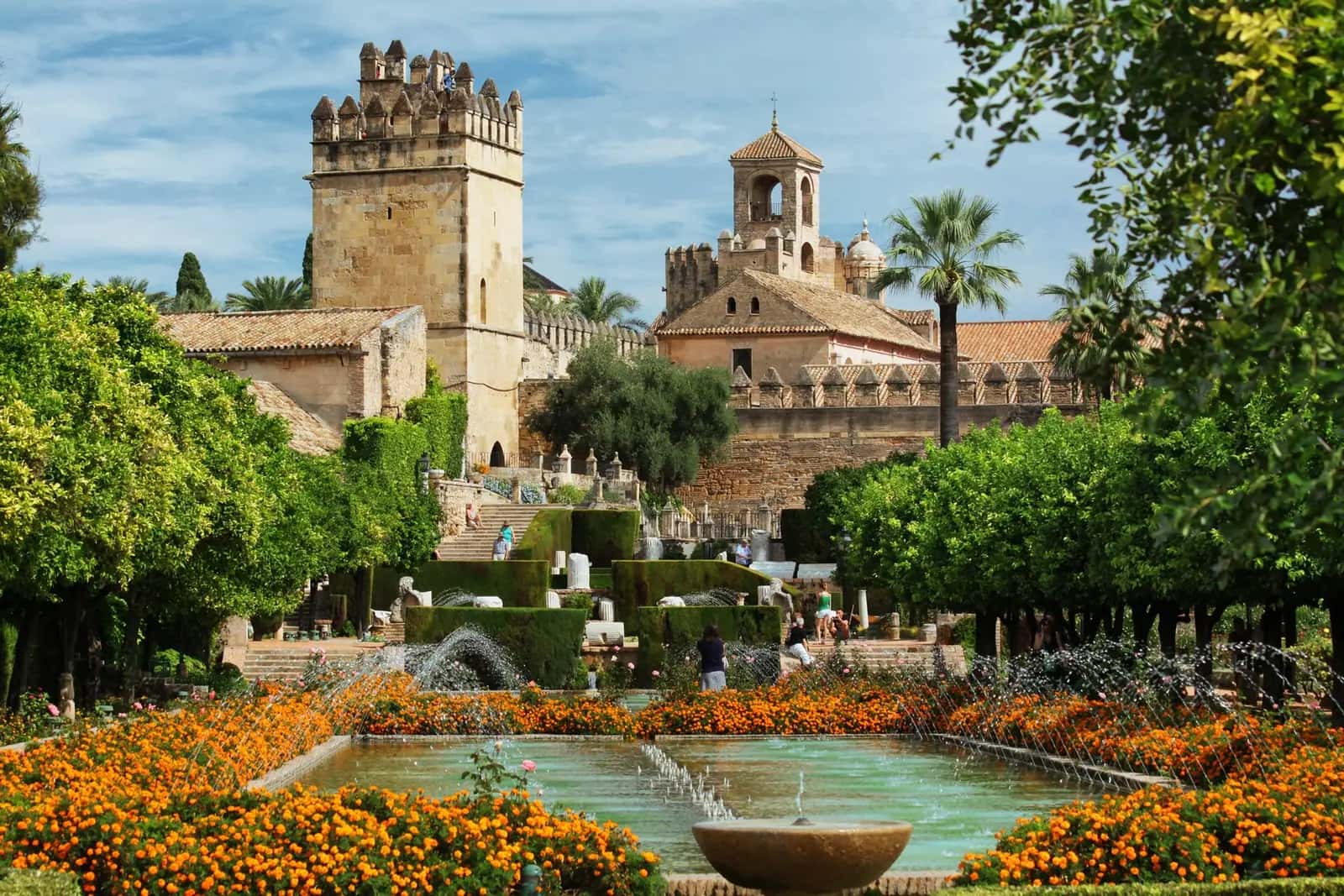 Alcázar de los Reyes Cristianos'un havuzlu bahçeleri