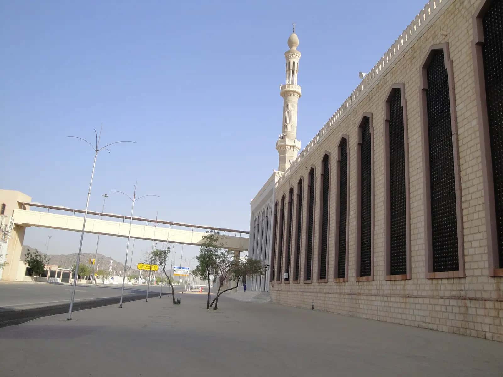 Arafat'taki Nemire Mescidi ve minareleri