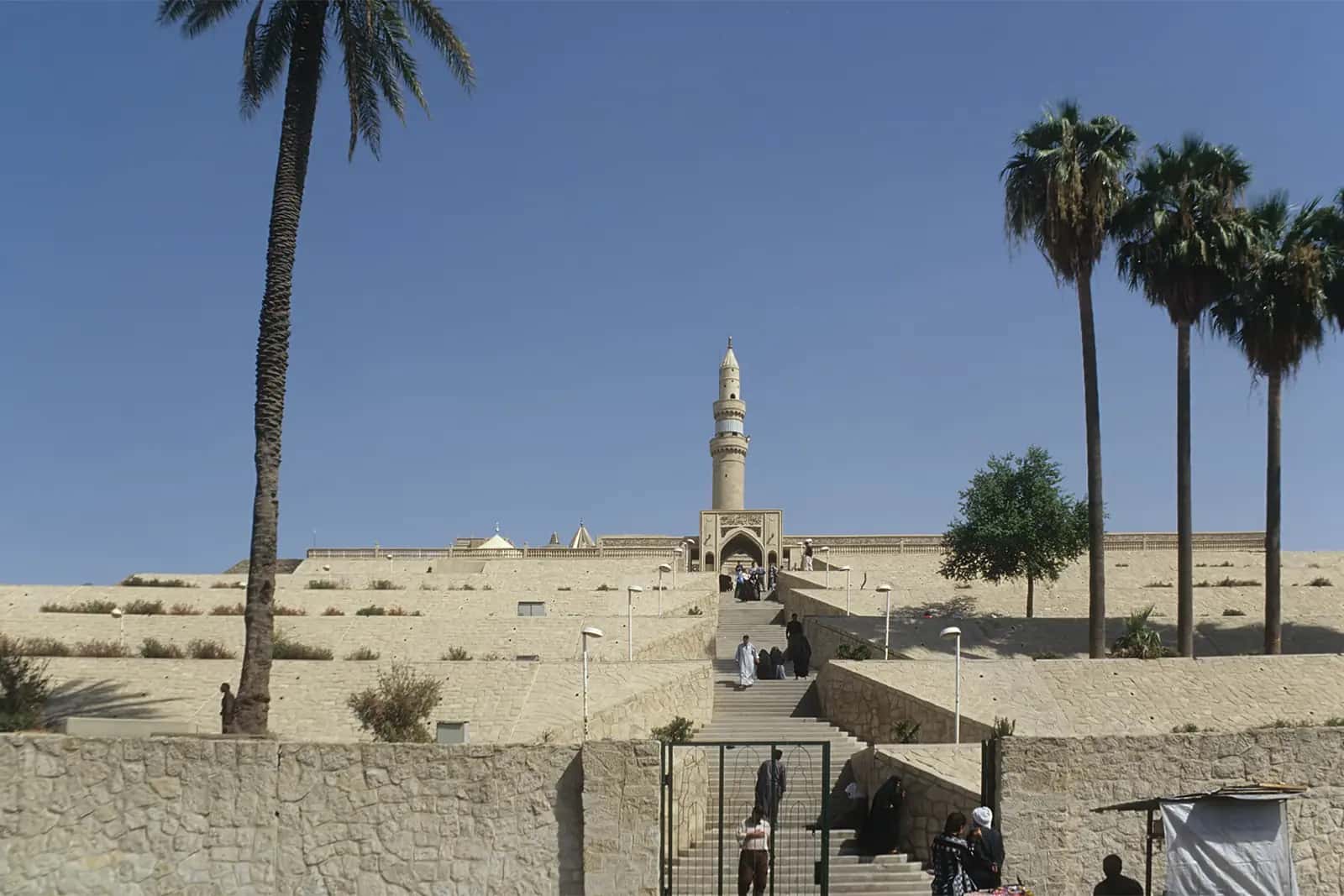 Nebi Yûnus Camii'nin 2014'te yıkılmadan önceki dış görünümü (1999).